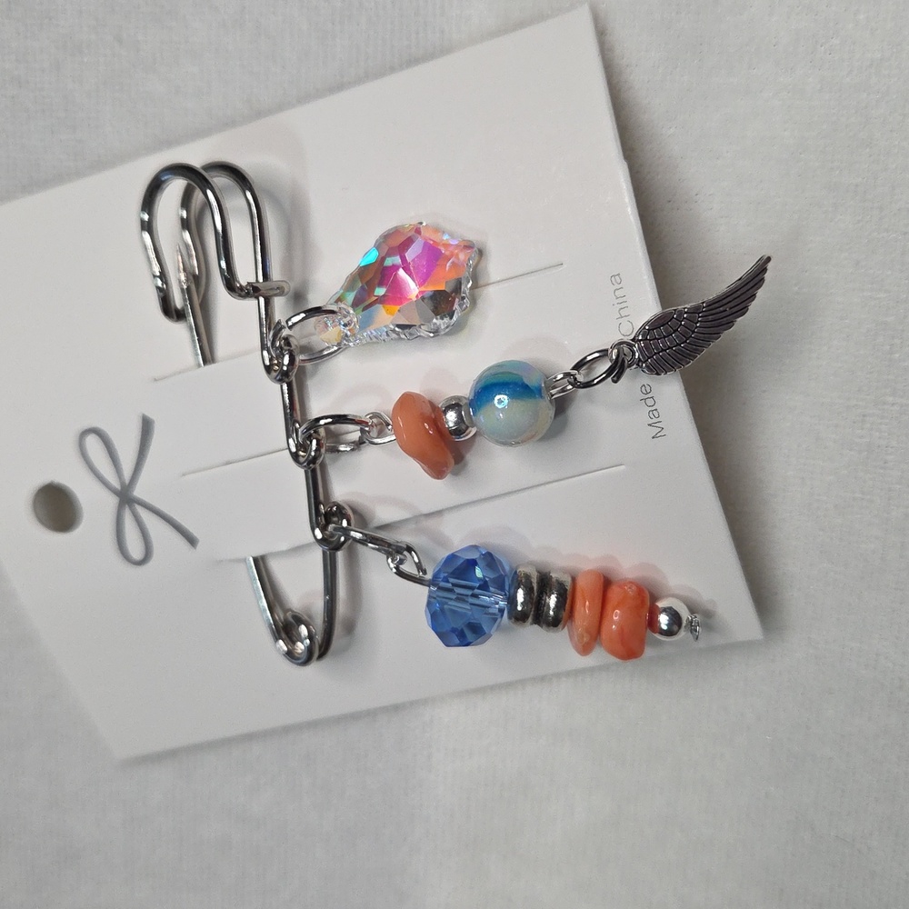 Hand Crafted Kilt Pin Brooch Elegant Peach Blue Beads Angel Wing Charm Silver - Picture 4 of 6